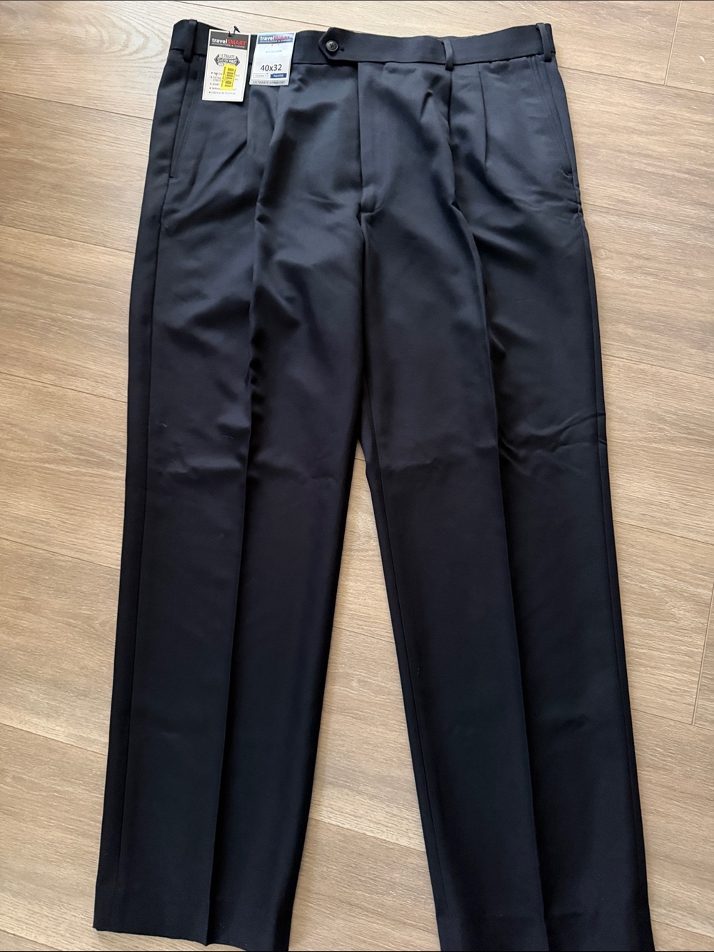 Roundtree & Yorke Travel Smart Men's Pleated Dress Pants - Navy